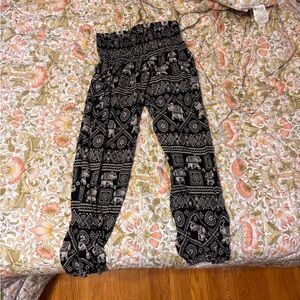 Women's Black and White Patterned Leggings